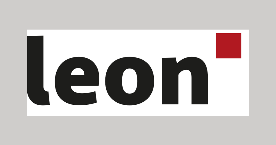 Logo mit dem Wort ‚leon‘ in großen schwarzen Kleinbuchstaben auf weißem Hintergrund. Rechts oben über dem ‚n‘ befindet sich ein kleiner roter Quadratpunkt.