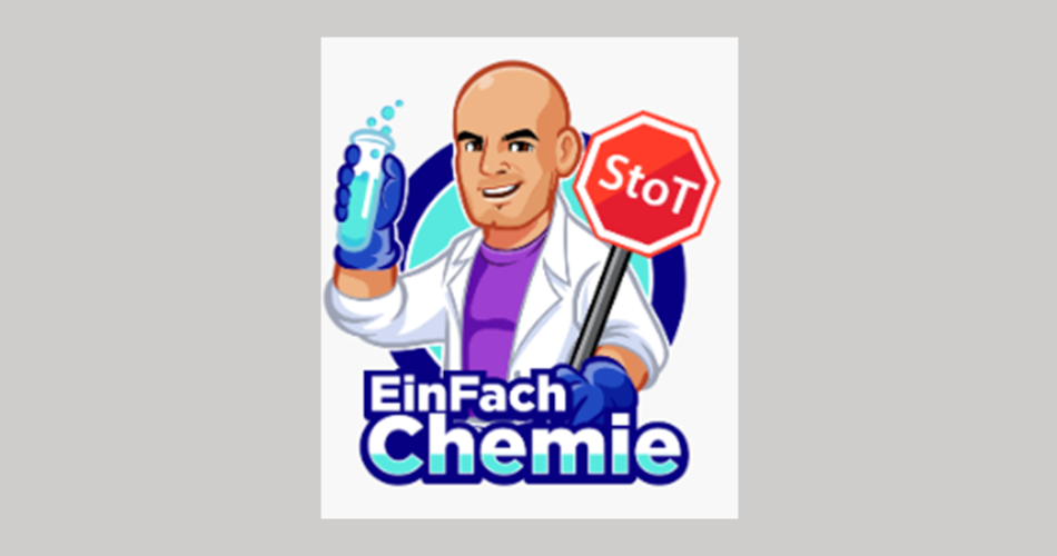 Illustration einer Laborfigur in weißem Labormantel und blauen Handschuhen. Die Figur hält links ein Reagenzglas mit sprudelnder blauer Flüssigkeit und rechts ein rotes Stoppschild mit der Aufschrift ‚StoT‘. Unter der Figur steht der Schriftzug ‚EinFach Chemie‘ in blauen und weißen Buchstaben.